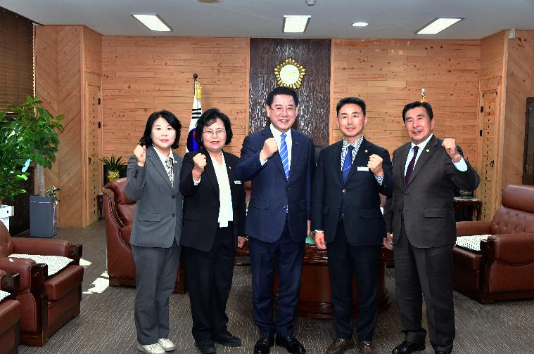 김영록 전남도지사 함평군의회 방문(2025.10.28.)